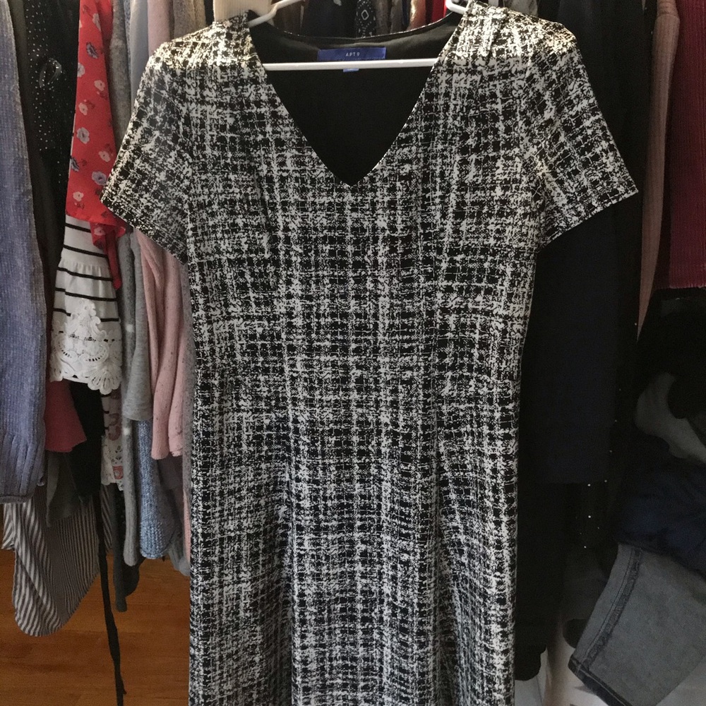 Women’s short sleeve dress